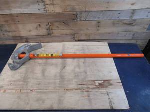 lot 30 image: Klein 56205 1 EMT Bender with Handle