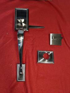 lot 101 image: Entry Door Handle Lockset with Deadbolt, Silver
