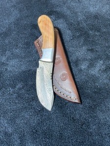 Custom Damascus Steel Knife