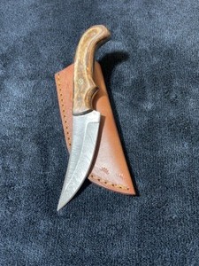 Custom Damascus Steel Knife