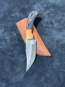 Custom Damascus Steel Knife