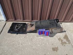 5th wheel hitch plate for trailer side. Good used condition. As shown.