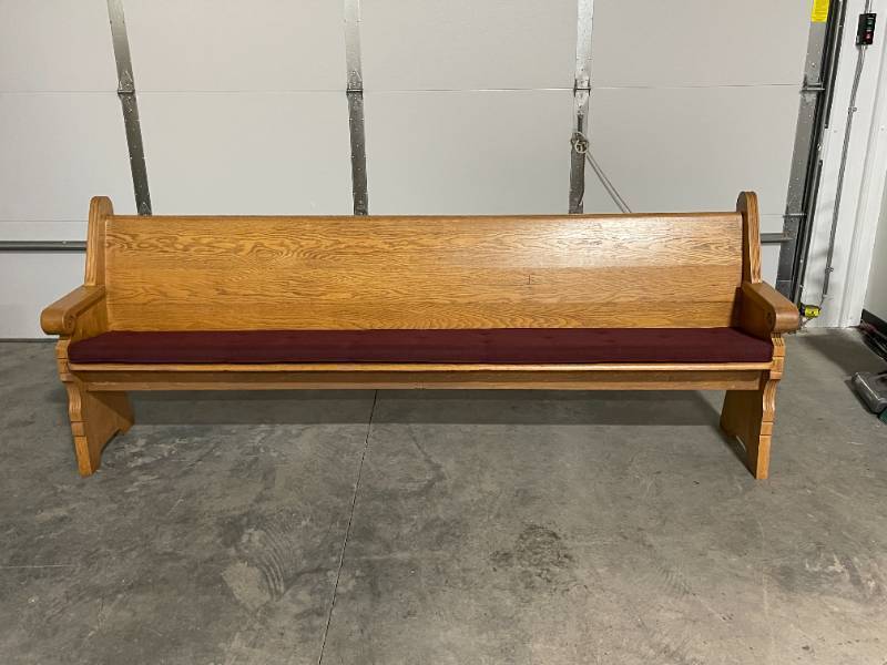 lot 47 image: 8 Foot Church Pew