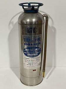 lot 7 image: Metal Fire Extinguisher with Blue Cast Top