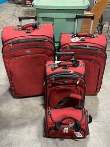 lot 11 image: 4 Piece American Tourister Luggage Set