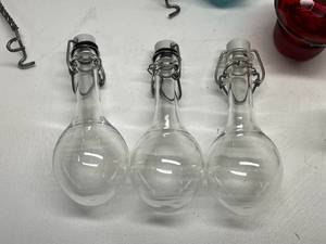 lot 42 image: Large Assortment of Glassware