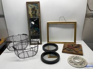 lot 49 image: Assorted Home Decor
