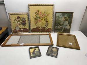 lot 54 image: Vintage Decor