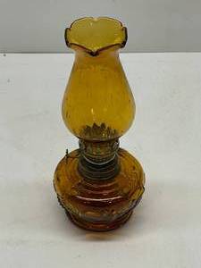 lot 58 image: Vintage Gold Amber Oil Lantern