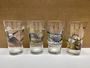 lot 66 image: Collectible Budweiser Glasses
