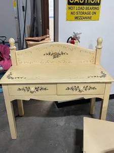 lot 70 image: Vintage Desk and Chair