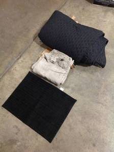 Lot of Mix Bed sheets, 1 black rug and 1 grey blanket (good condition) review all pictures