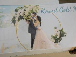 Round Gold Metal Wedding Arch...