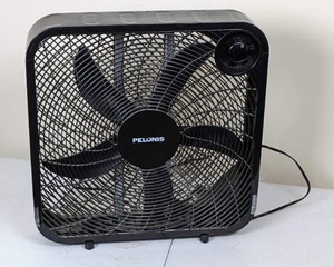 lot 65 image: PELONIS 3-Speed Box Fan