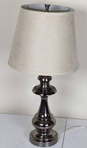 lot 49 image: Hunter Lighting Stratton Table Lamp Base with Shade