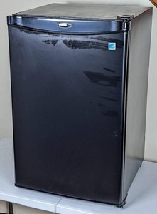 lot 11 image: Danby Designer 4.4 cu. ft. Mini Fridge-Black