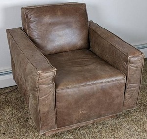 lot 8 image: Brown Leather Swiveling Lounge Chair with Platform Base