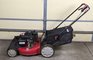 lot 5 image: TroyBilt 21 Cutting Deck Self-Propelled Mower