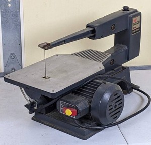 lot 26 image: Sears Craftsman 16 Direct Drive Scroll Saw