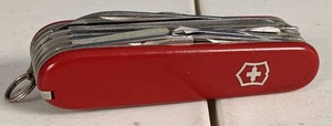 lot 153 image: Swiss Army Knife