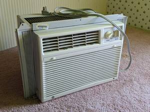 lot 162 image: GE Wall AC Unit