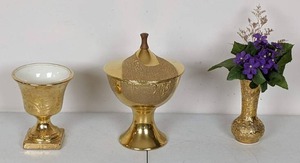 lot 103 image: Collection of Vintage Decor Gold Vases 24K Weeping Gold and Haeger Aztec Gold