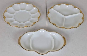 lot 123 image: Set of 3 Vintage Anchor Hocking White Milk and Gold Glass Serving Dishes