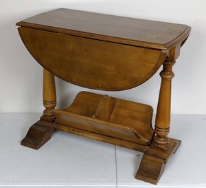 lot 88 image: Vintage Drop Leaf Table