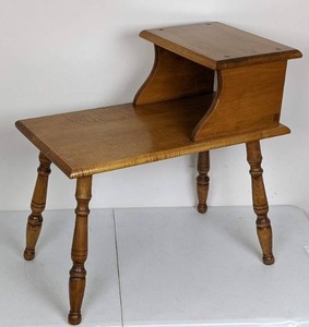 lot 112 image: Vintage Mid Century 2 Tier End Table