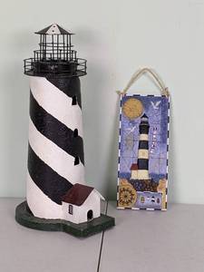 lot 116 image: Lighthouse Decorations Nautical Panels and Metal Lighthouse