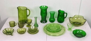 lot 106 image: Assortment of Vintage Green Glasses and Serveware