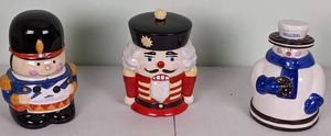 lot 141 image: Adorable Ceramic Winter Cookie Jar Trio