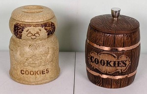 lot 145 image: Vintage Cookie Jars Grandma Cookie Jar and Treasure Craft Barrel Cookie Jar