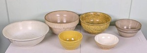 lot 41 image: Wonderful Array of Decorative Ceramic Bowls Royal Ironstone China, Haeger, & More
