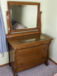 lot 3 image: Beautiful Solid Wood Dresser with Swivel Mirror