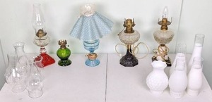 lot 49 image: Great Selection of Table Lamps, Lanters, & More