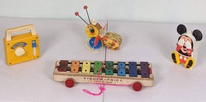 lot 16 image: Collection of (4) Vintage Childrens Toys Fisher Price & The Walt Disney Company