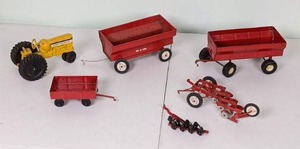 lot 31 image: Toy Farm Equipment ERTL, Minneapolis Moline, Etc. 