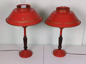 lot 173 image: Pair of Vintage French Red-Orange Painted Tole Table Lamps