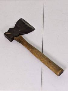 lot 177 image: Vintage Briar Edge Service Tools Hatchet