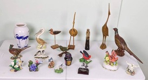 lot 181 image: Collection of Decorative Bird Figurines
