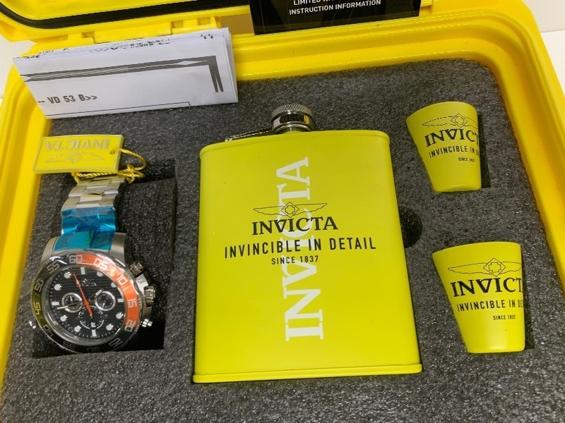 Brand New INVICTA Limited Edition Watch & Case w/Flask  display picture 3