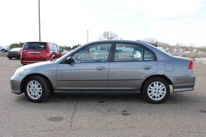 lot 23 image: 2004 Honda Civic LX - 1 OWNER