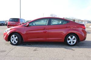 lot 3 image: 2013 Hyundai Elantra - 39,847 MILES