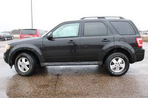 lot 10 image: 2011 Ford Escape XLT - 2 OWNERS - AWD