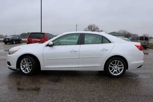 lot 13 image: 2015 Chevrolet Malibu LT