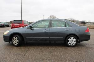 lot 13A image: 2007 Honda Accord LX