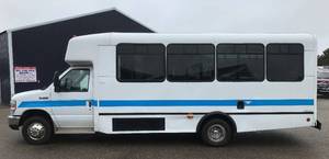 lot 1 image: 2009 Ford E450 Commercial Bus
