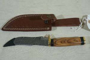 lot 230 image: Custom Made Damascus Style Steel Hunting Knife with Walnut Wood Handle