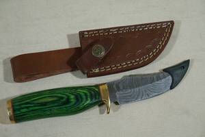 lot 232 image: Custom Made Damascus Style Steel Hunting Knife with Green Lignum Wood Handle
